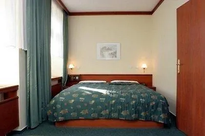 Ensana Trajan Hotel 2*